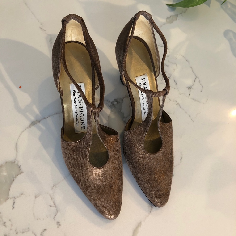 Evan-Picone Feather Constructed Women’s Dress Pumps Pointed Toe Strappy Sz. 7.